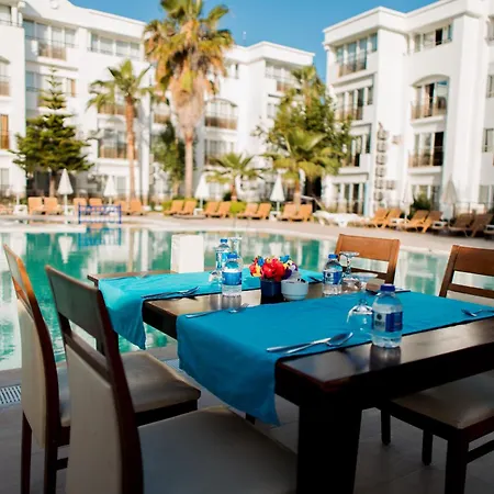 Club Golf فندق 4*