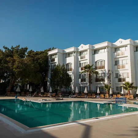 فندق Club Golf 4*