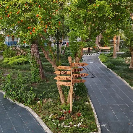 Готель Club Golf 4*